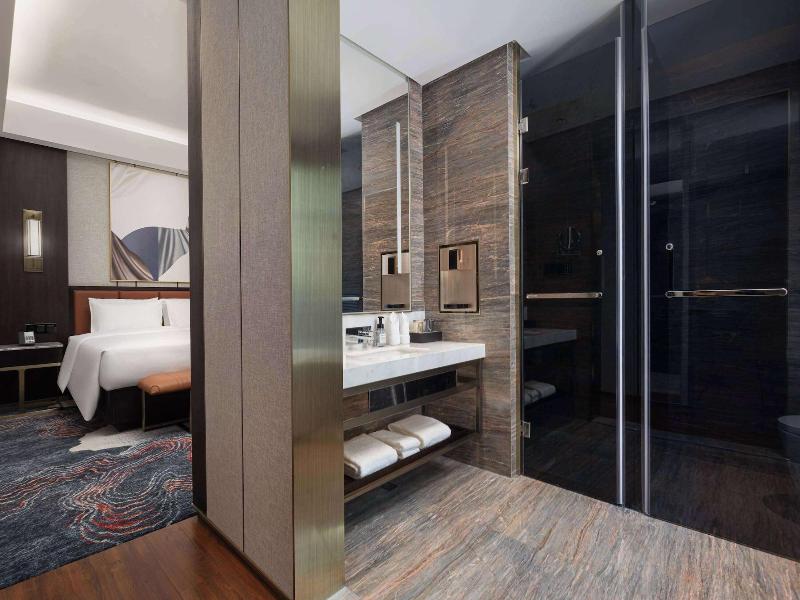 DOUBLE SUPERIOR TWO DOUBLE BEDS