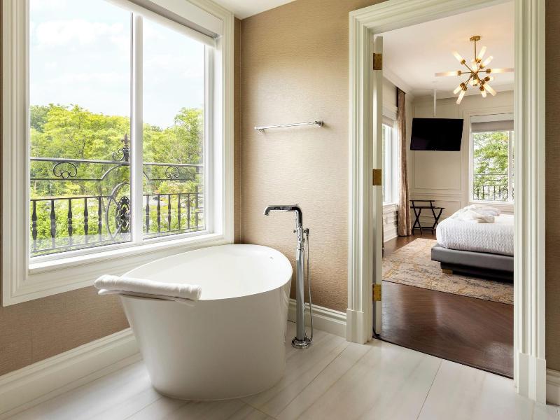 Chateau Grande Hotel image