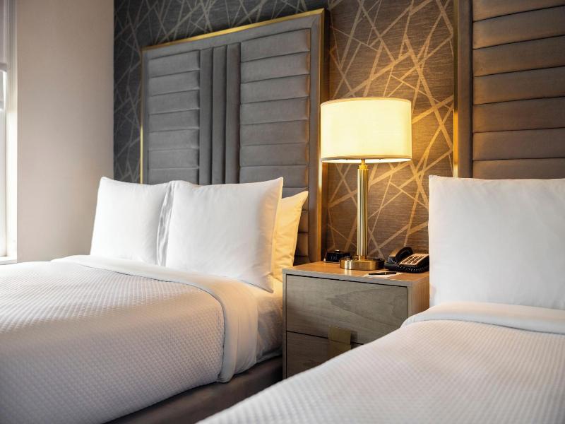 Chateau Grande Hotel image