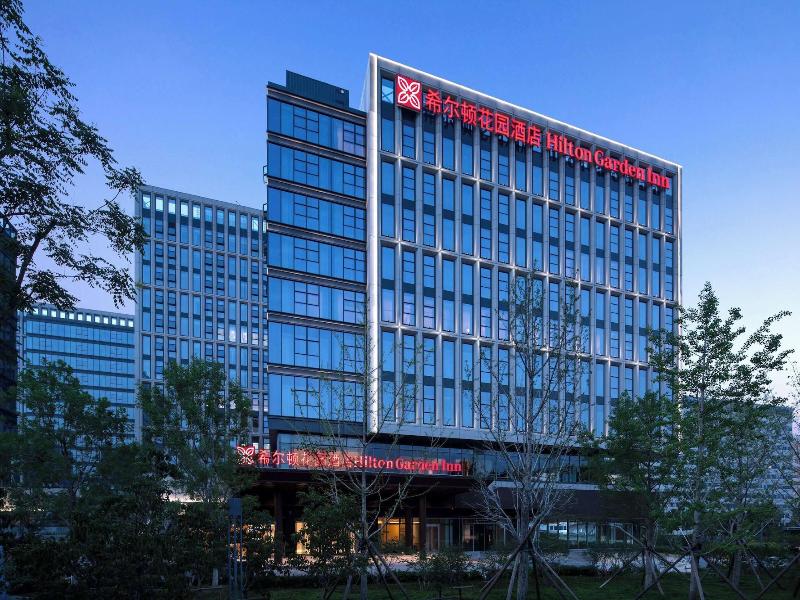 Hilton Garden Inn Beijing Huaxiang Tiantan Hospi image