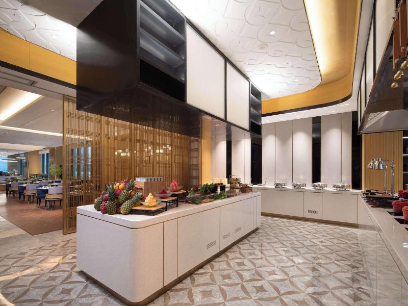 Hilton Garden Inn Beijing Huaxiang Tiantan Hospi image