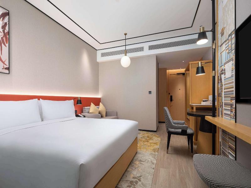 Hilton Garden Inn Beijing Huaxiang Tiantan Hospi image