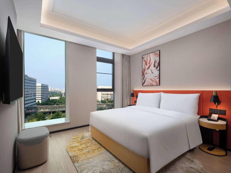 Hilton Garden Inn Beijing Huaxiang Tiantan Hospi image