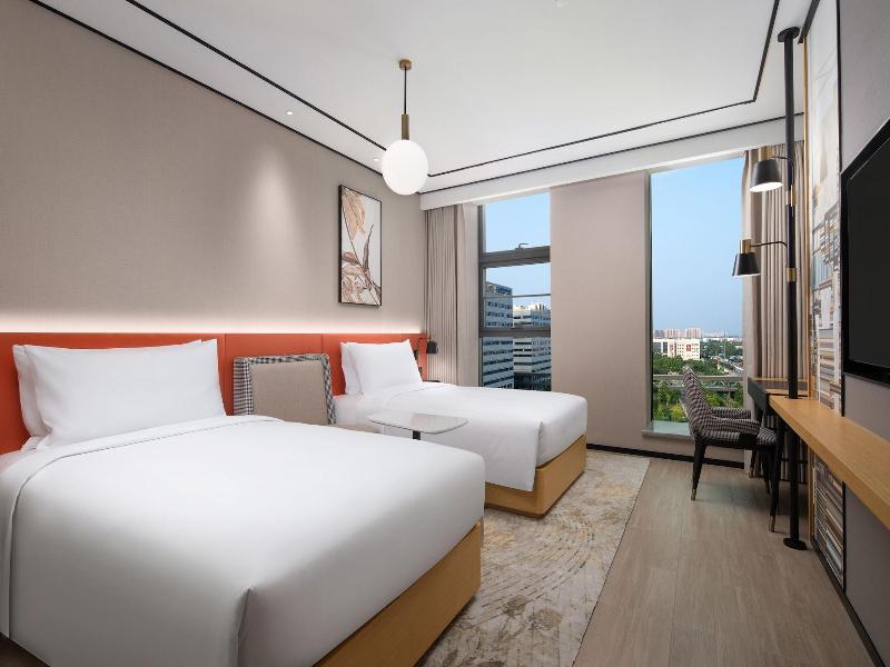Hilton Garden Inn Beijing Huaxiang Tiantan Hospi image