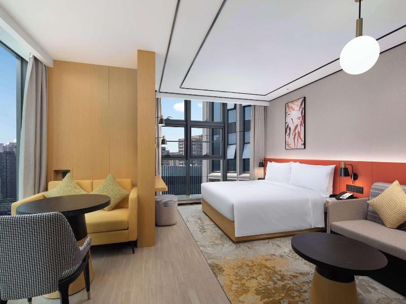 Hilton Garden Inn Beijing Huaxiang Tiantan Hospi image