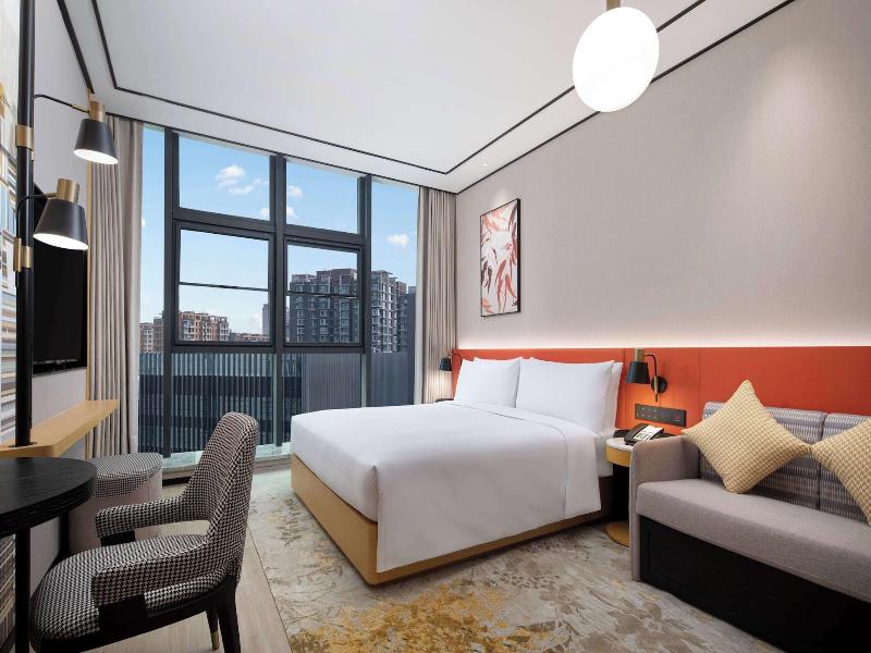 Hilton Garden Inn Beijing Huaxiang Tiantan Hospi image