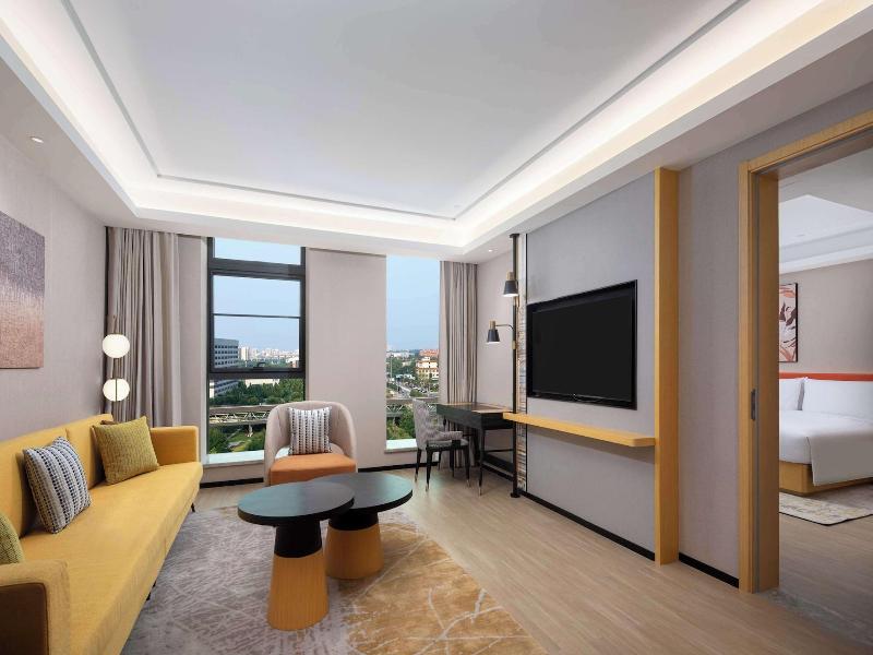 Hilton Garden Inn Beijing Huaxiang Tiantan Hospi image