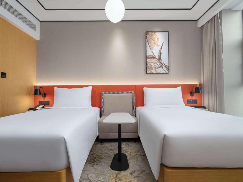 Hilton Garden Inn Beijing Huaxiang Tiantan Hospi image