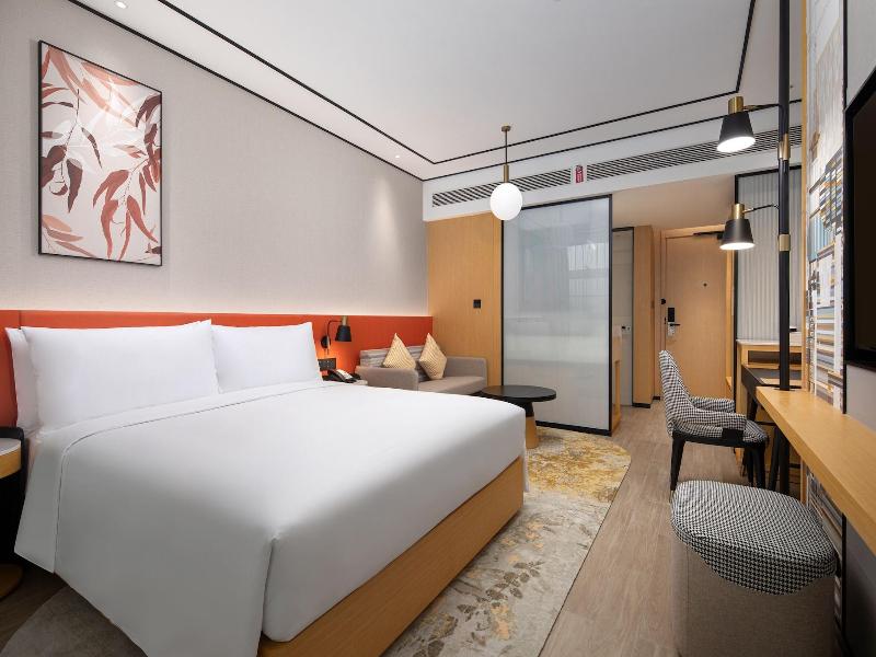 Hilton Garden Inn Beijing Huaxiang Tiantan Hospi image