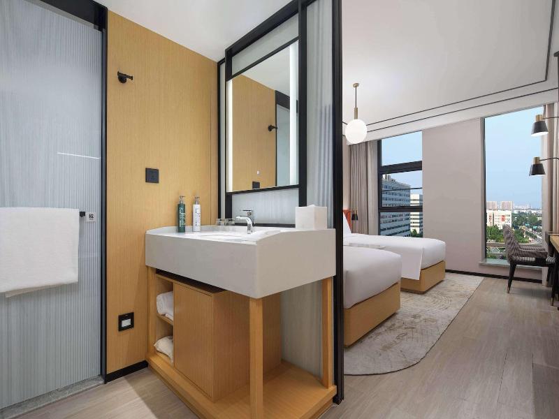 Hilton Garden Inn Beijing Huaxiang Tiantan Hospi image
