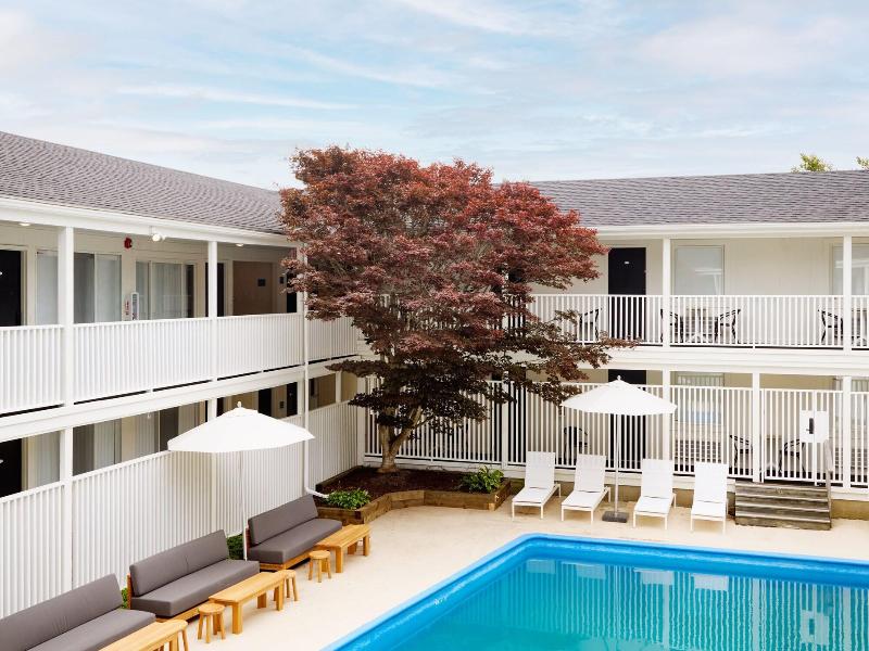 Parker Beach Lodge image