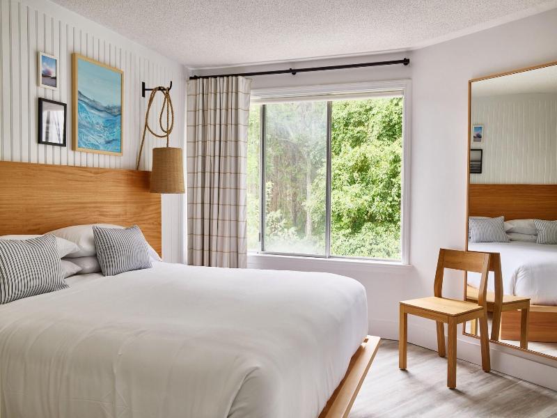 Parker Beach Lodge image