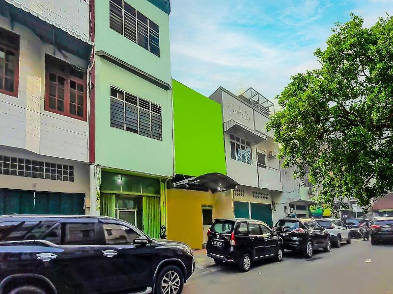 Spot On 92236 Kediri Family Homestay image