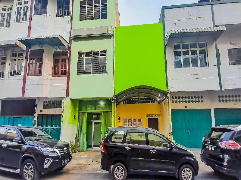 Spot On 92236 Kediri Family Homestay image