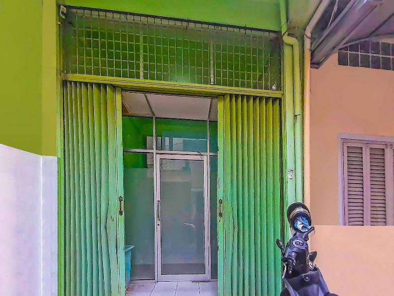 Spot On 92236 Kediri Family Homestay image
