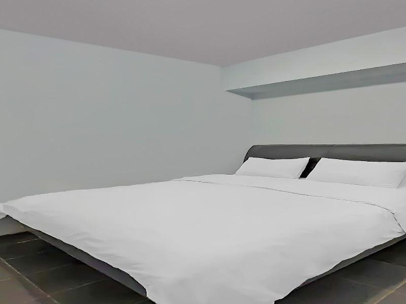Spot On 92236 Kediri Family Homestay image