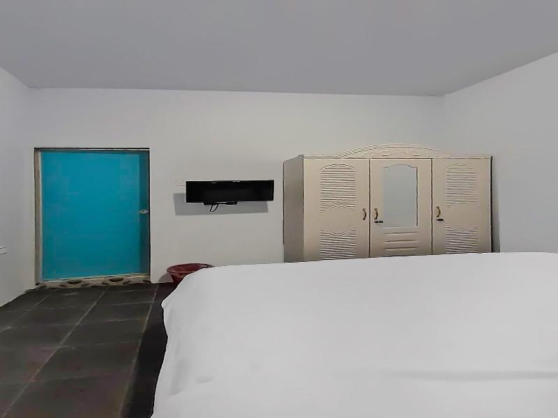 Spot On 92236 Kediri Family Homestay image