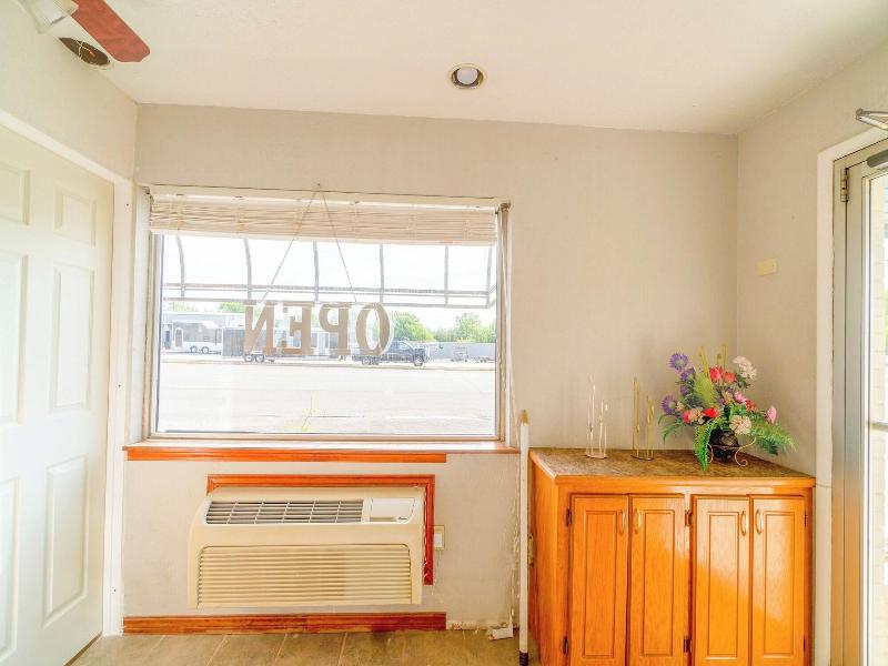 Budget Inn By Oyo Frederick Us 183 image