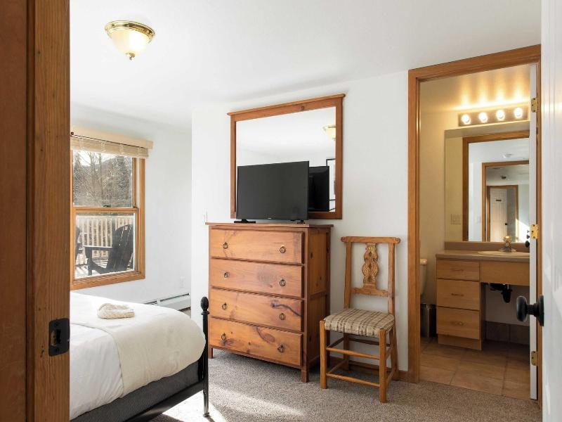 Holly By Avantstay In The Heart Of Breckenridge  image