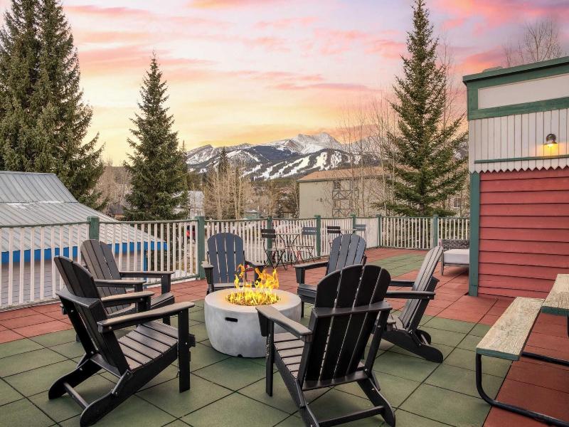 Holly By Avantstay In The Heart Of Breckenridge  image
