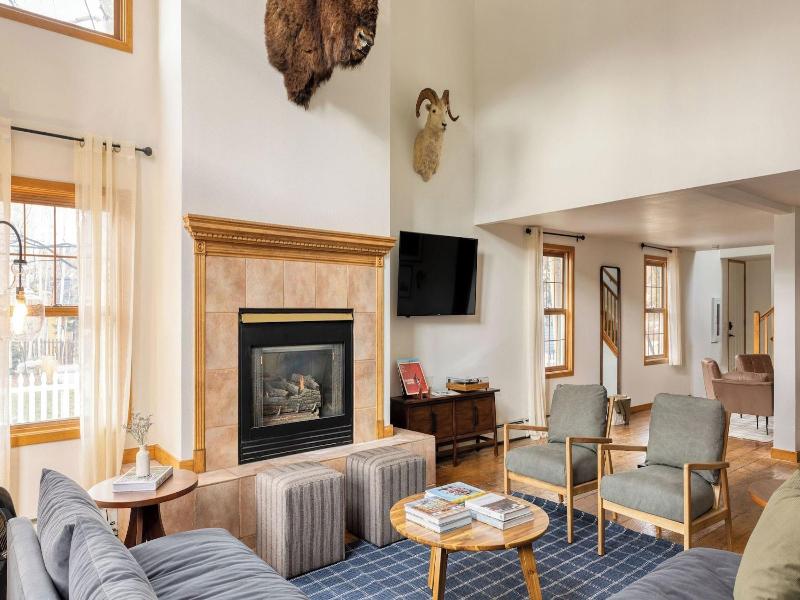 Holly By Avantstay In The Heart Of Breckenridge  image
