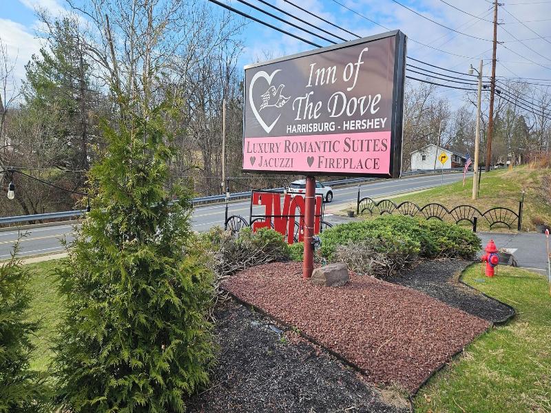 Inn Of The Dove Harrisburg-hershey Romantic Suit image