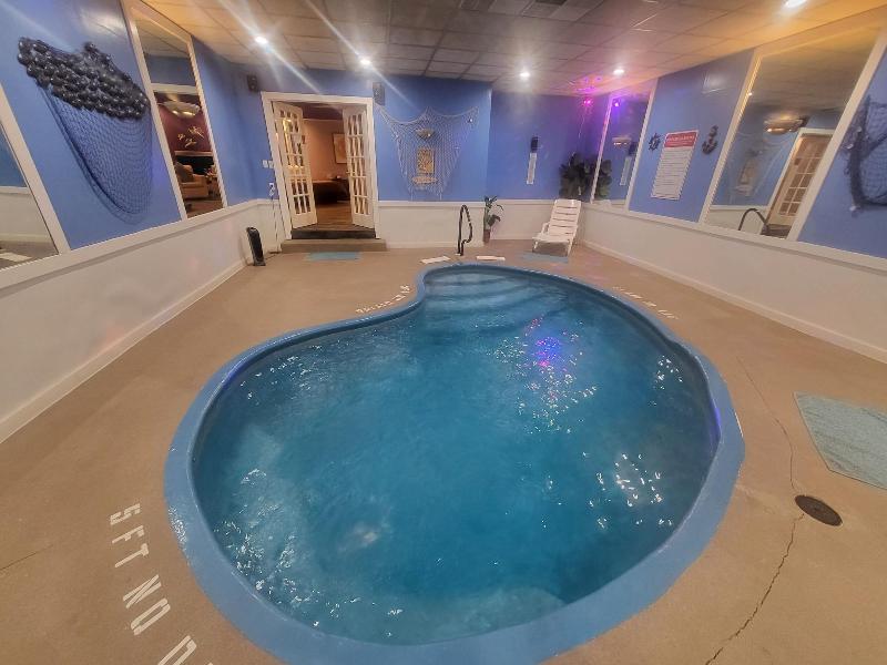 Inn Of The Dove Harrisburg-hershey Romantic Suit image