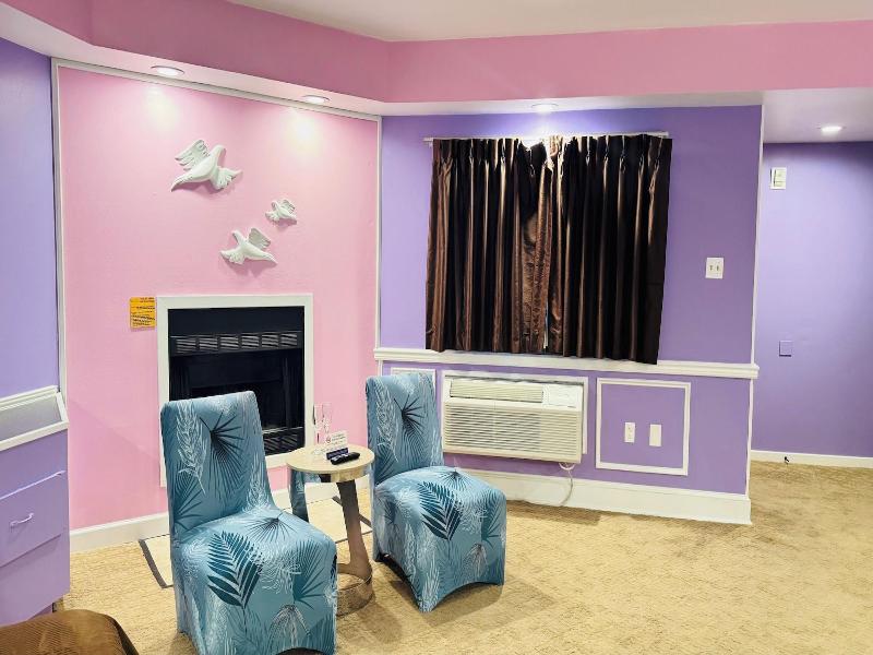 Inn Of The Dove Harrisburg-hershey Romantic Suit image