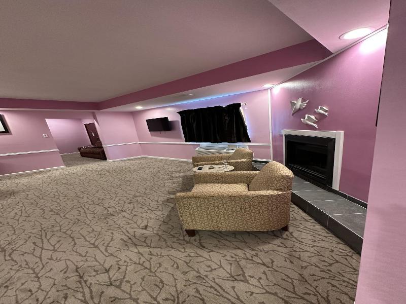 Inn Of The Dove Harrisburg-hershey Romantic Suit image