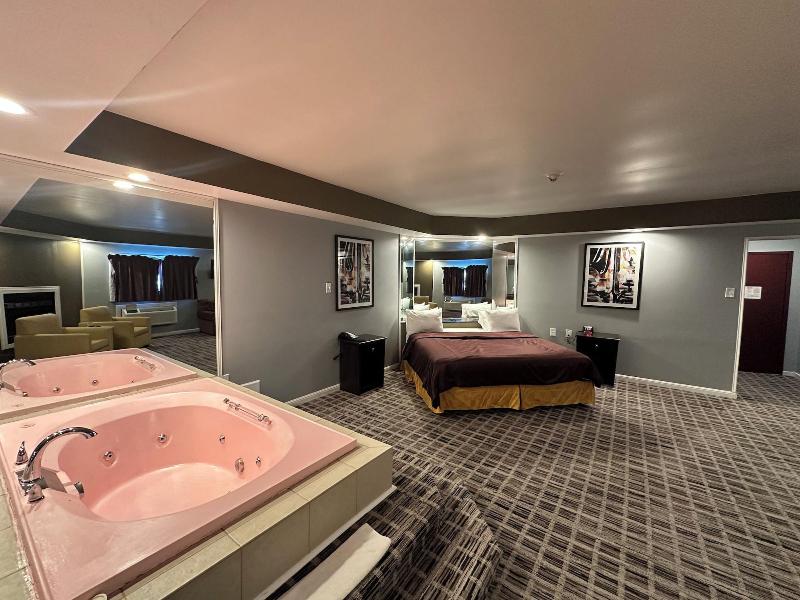 Inn Of The Dove Harrisburg-hershey Romantic Suit image