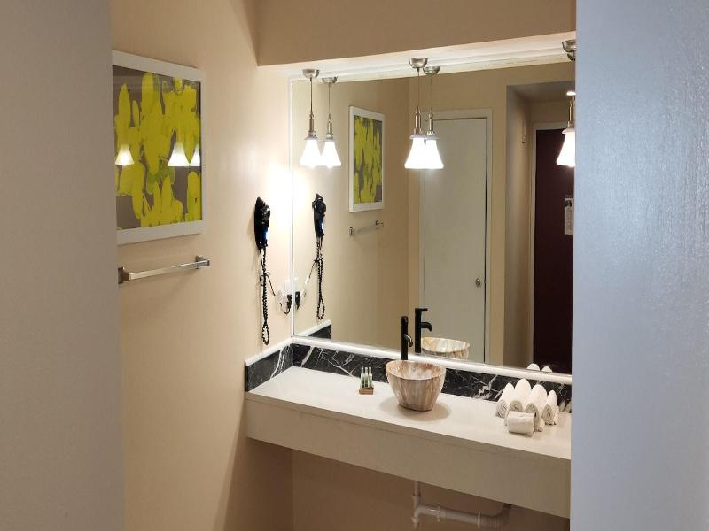 Inn Of The Dove Harrisburg-hershey Romantic Suit image
