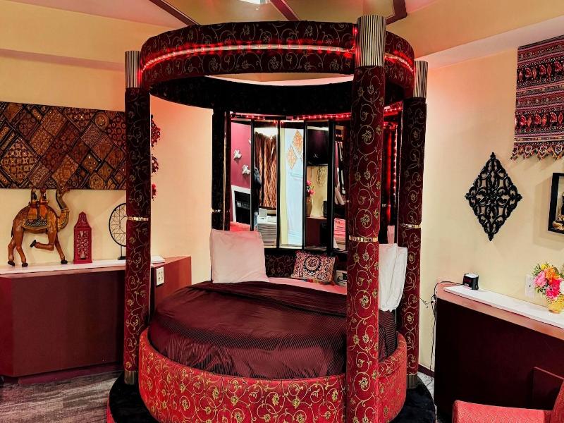 Inn Of The Dove Harrisburg-hershey Romantic Suit image