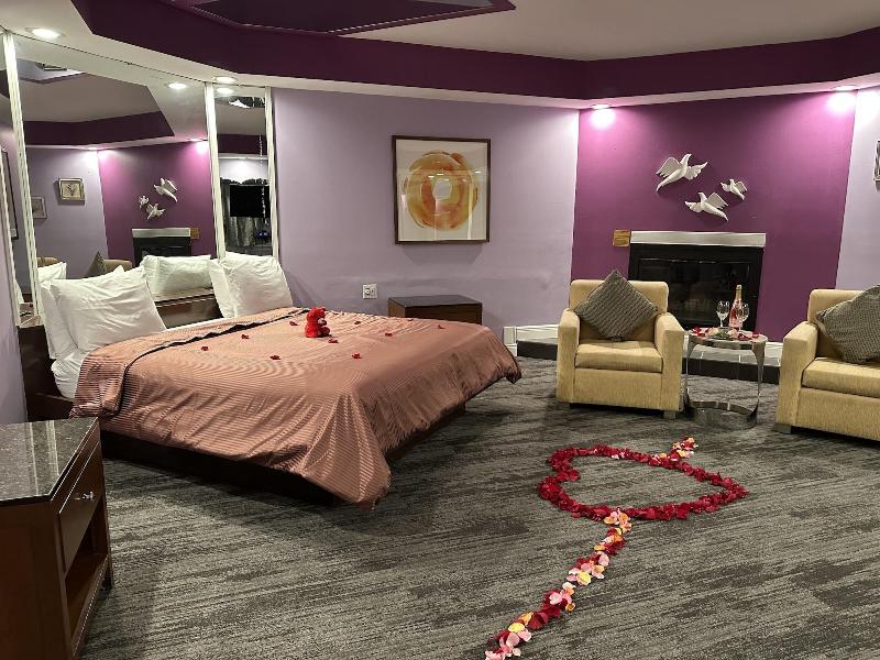 Inn Of The Dove Harrisburg-hershey Romantic Suit image