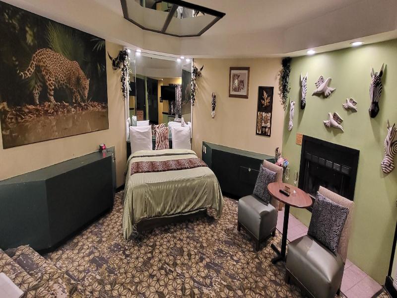 Inn Of The Dove Harrisburg-hershey Romantic Suit image