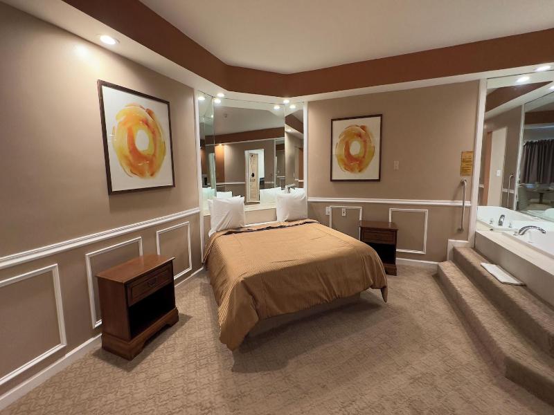 Inn Of The Dove Harrisburg-hershey Romantic Suit image