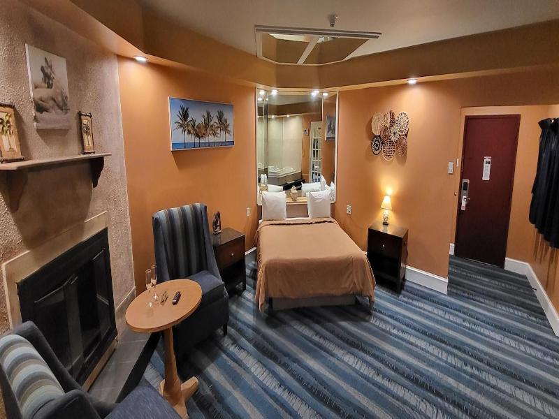 Inn Of The Dove Harrisburg-hershey Romantic Suit image