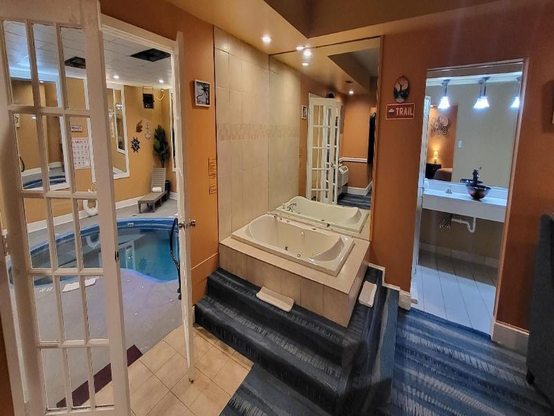 Inn Of The Dove Harrisburg-hershey Romantic Suit image