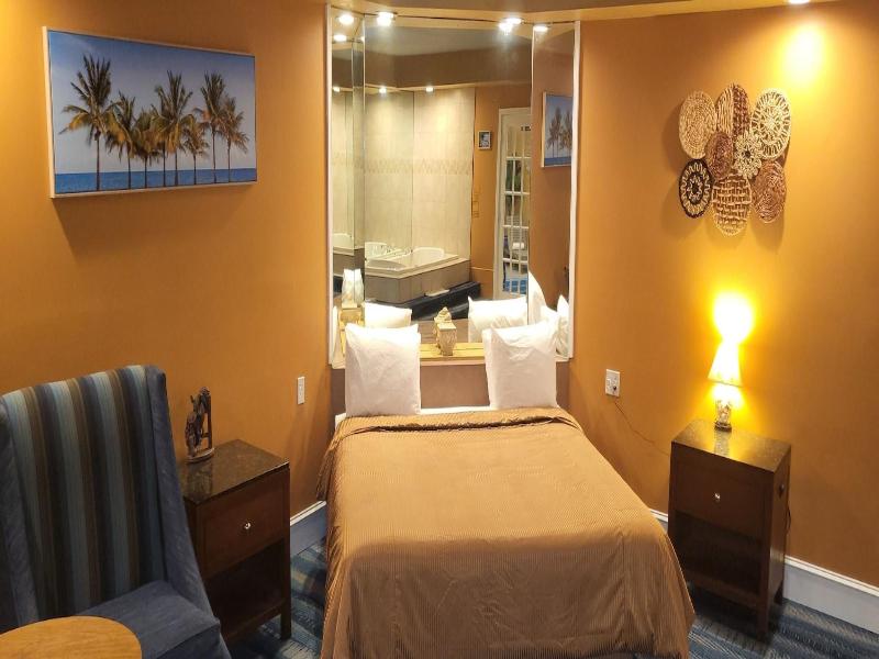 Inn Of The Dove Harrisburg-hershey Romantic Suit image