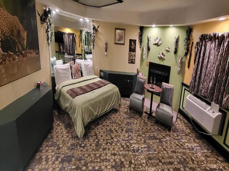 Inn Of The Dove Harrisburg-hershey Romantic Suit image