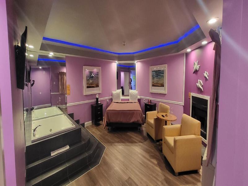 Inn Of The Dove Harrisburg-hershey Romantic Suit image