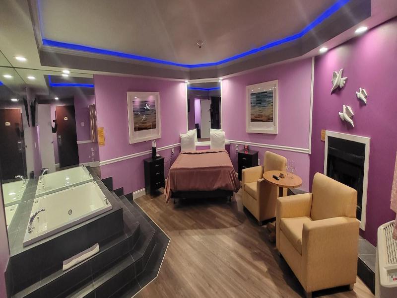 Inn Of The Dove Harrisburg-hershey Romantic Suit image