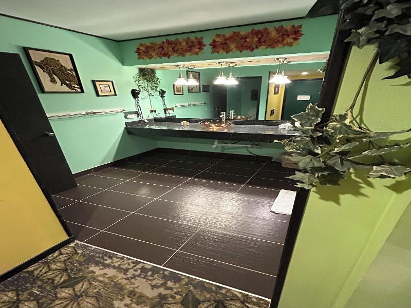 Inn Of The Dove Harrisburg-hershey Romantic Suit image