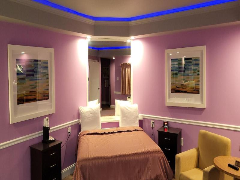 Inn Of The Dove Harrisburg-hershey Romantic Suit image