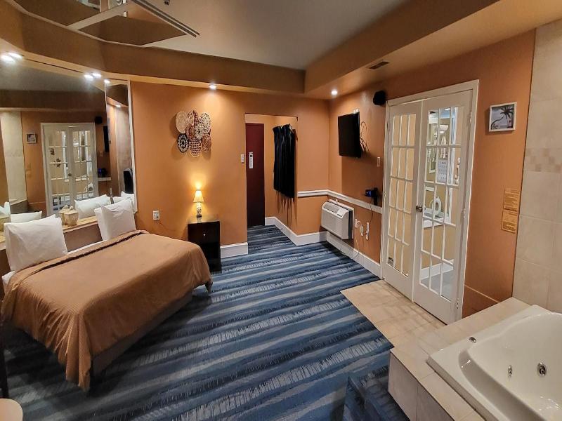 Inn Of The Dove Harrisburg-hershey Romantic Suit image