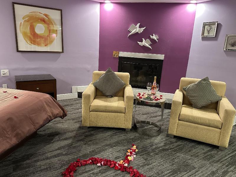 Inn Of The Dove Harrisburg-hershey Romantic Suit image