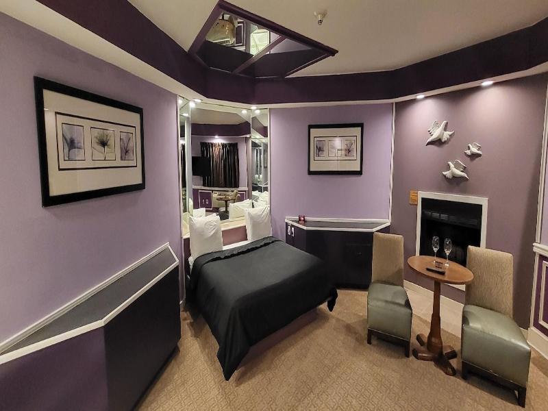 Inn Of The Dove Harrisburg-hershey Romantic Suit image