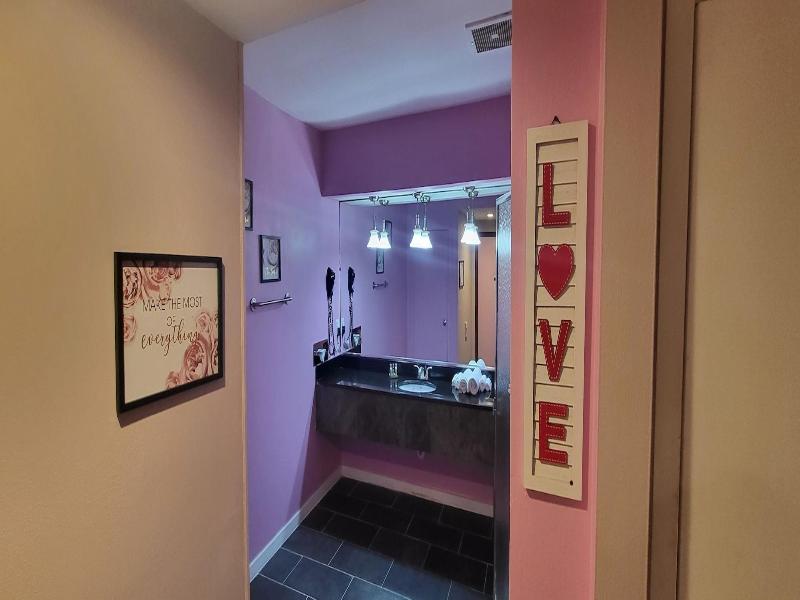 Inn Of The Dove Harrisburg-hershey Romantic Suit image