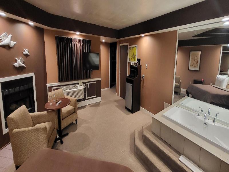 Inn Of The Dove Harrisburg-hershey Romantic Suit image