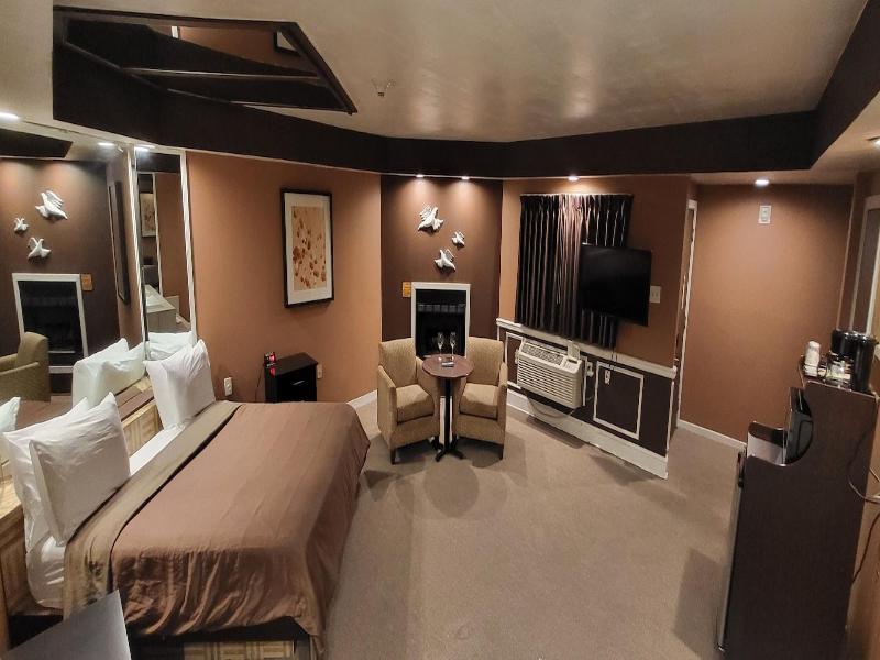 Inn Of The Dove Harrisburg-hershey Romantic Suit image