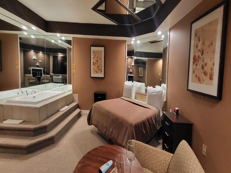 Inn Of The Dove Harrisburg-hershey Romantic Suit image
